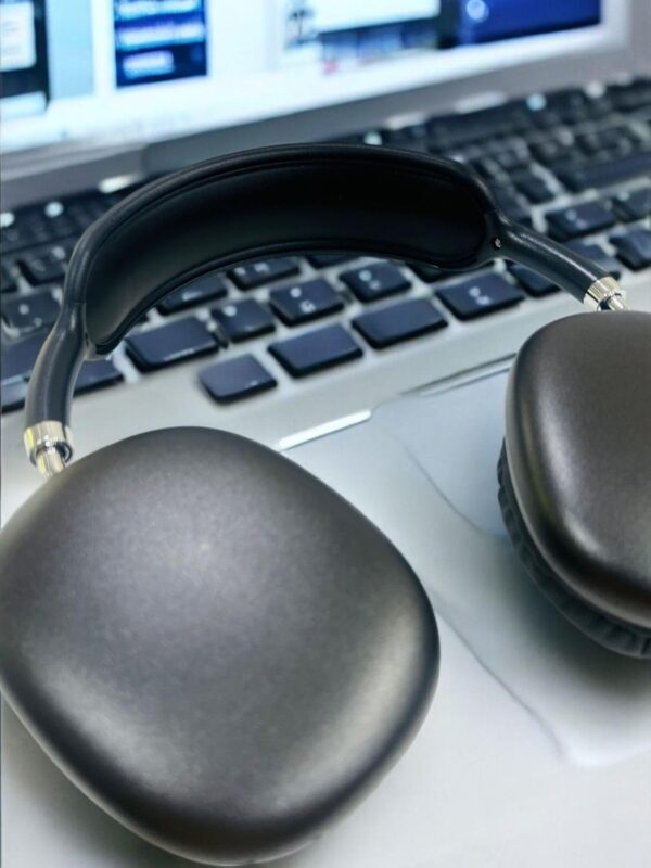 P9 Headphones Wireless | Bluetooth Wireless Over Ear Headphones with Mic 13 Hrs Playtime, 40mm Driver Supreme/Soft Sound | Soft Ear Cushions Lightweight Design Headphones | Black - Image 3