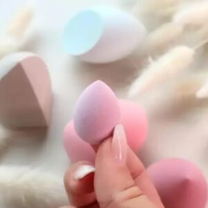 Makeup Sponge Set Beauty Blender with Egg Case, Soft Sponge For Liquid Foundation, Creams, and Powders Latex Free Wet and Dry Makeup (Multicolor 4 Big + 3 Mini -7 Pcs set) RANDOM COLOUR WILL BE SHIPPED (Pack Of 1 Jar)